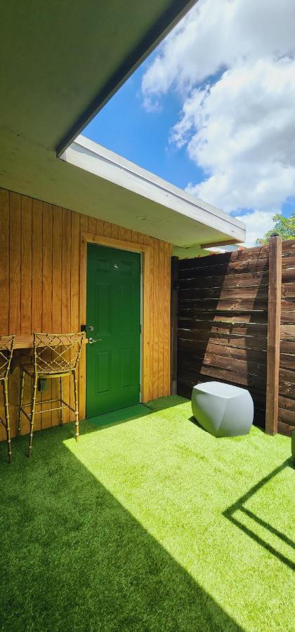Private Aparment Studio In The Hard Of Miami Unit # 6 Opa-locka Esterno foto